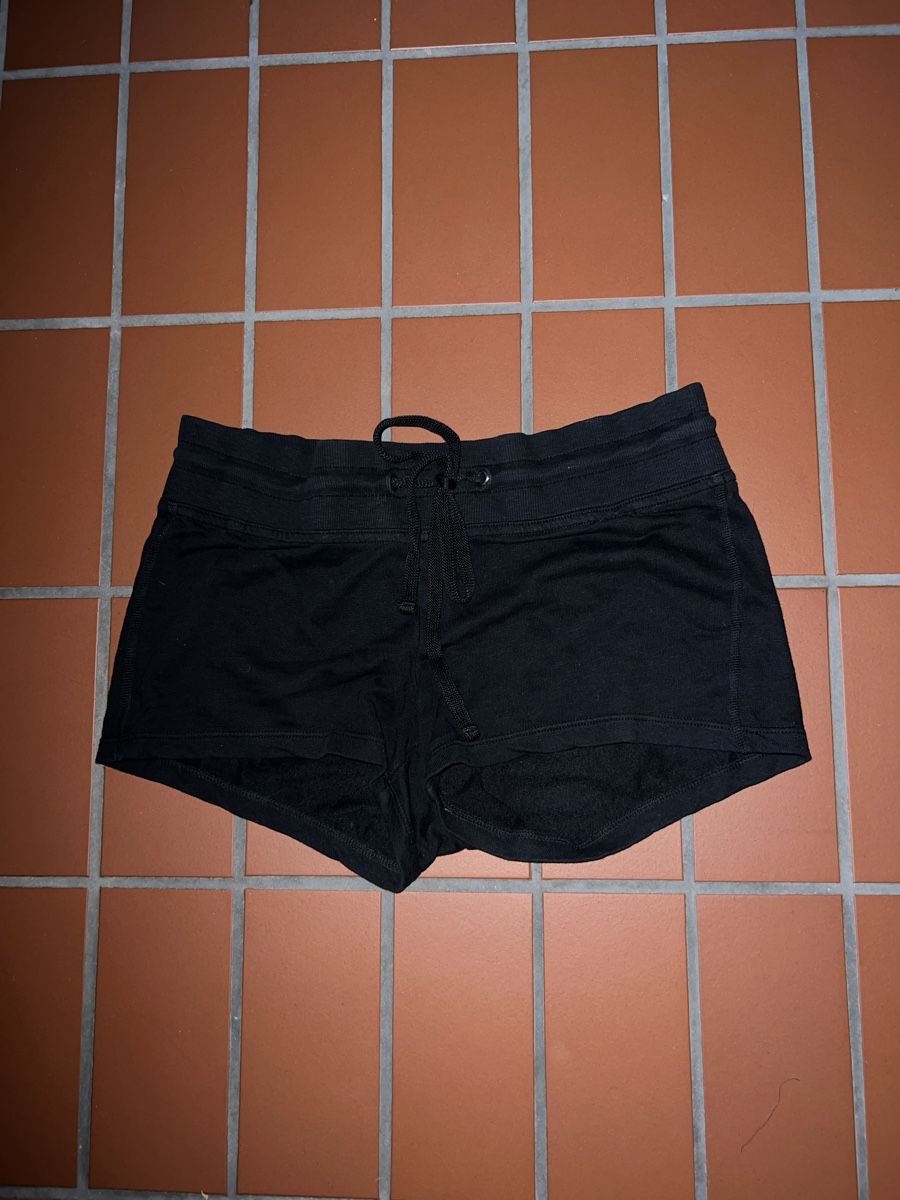 Pantalons: James Perse Shorts Gr.1 – D'occasion à zürich par kira.jj