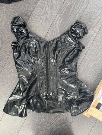 Damen Oberteil latex Rüschen Grösse M