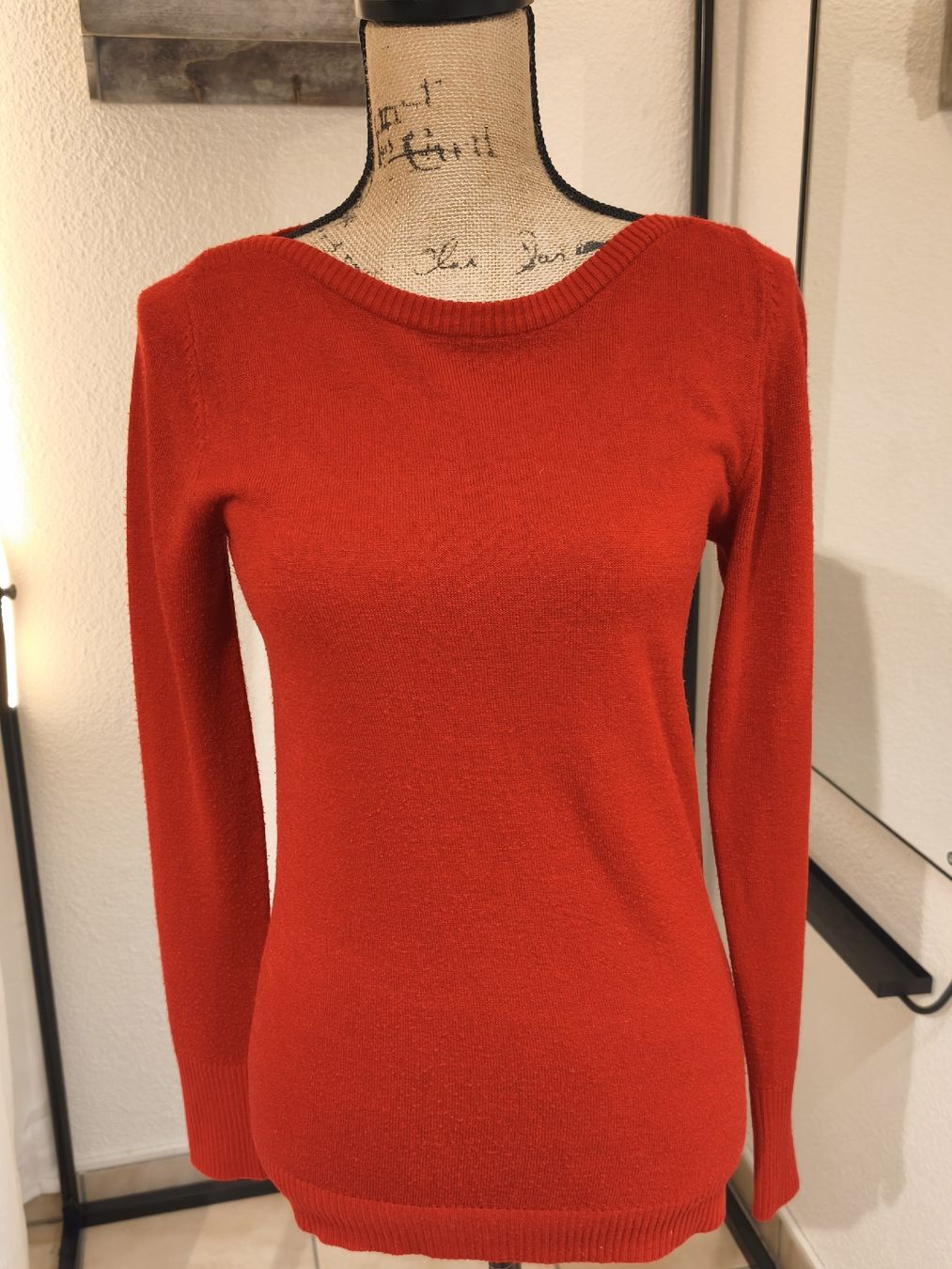 Pullover & Sweatshirts: Roter Pullover Grösse S – Gebraucht aus Emmetten von SecondhandSiska
