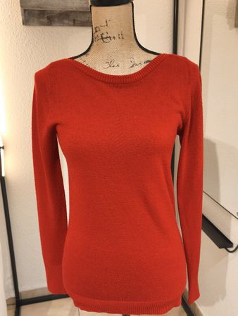 Roter Pullover Grösse S