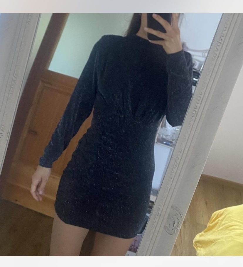 Bershka Vestiti: Vestito Elegante – Usato da Magadino venduto da mai_hc6r