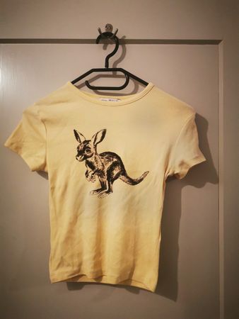 Bershka T-Shirt, Grösse S, gelb mit Känguru-Print 🦘