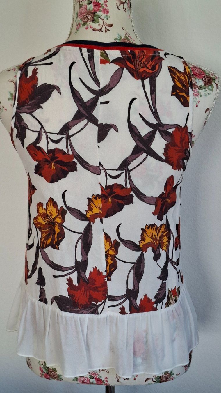 Top: Sommerliches Blusen-Top von Opera Milano – Usato da Kriens venduto da Wolly85 1