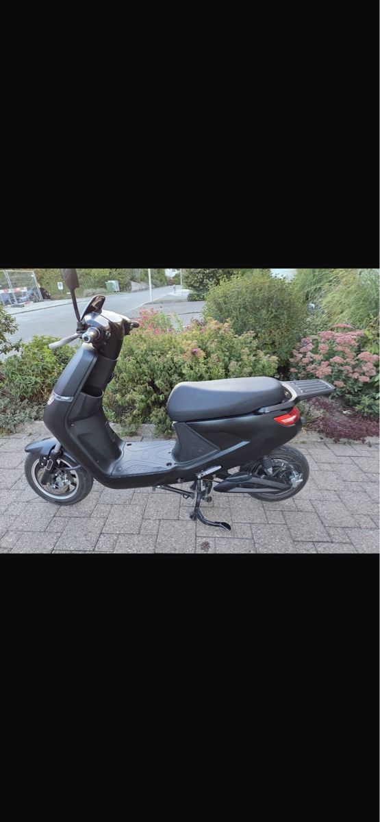 Scooters: Elektro Scooter  – D'occasion à Wallisellen par DCNS