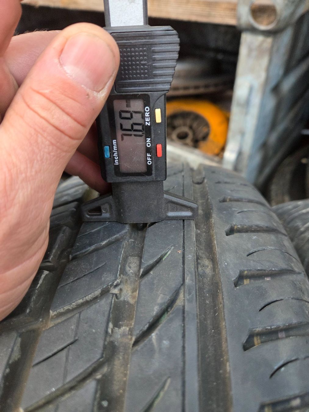 Pneus & Roues: 185 / 65 R 15 – D'occasion à Fischbach-Göslikon par 5620BremgartenAG 2