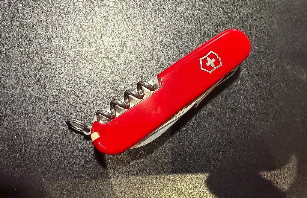 Coltelli tascabile: Victorinox Explorer in rot, neu! – Usato da Kloten venduto da Moern