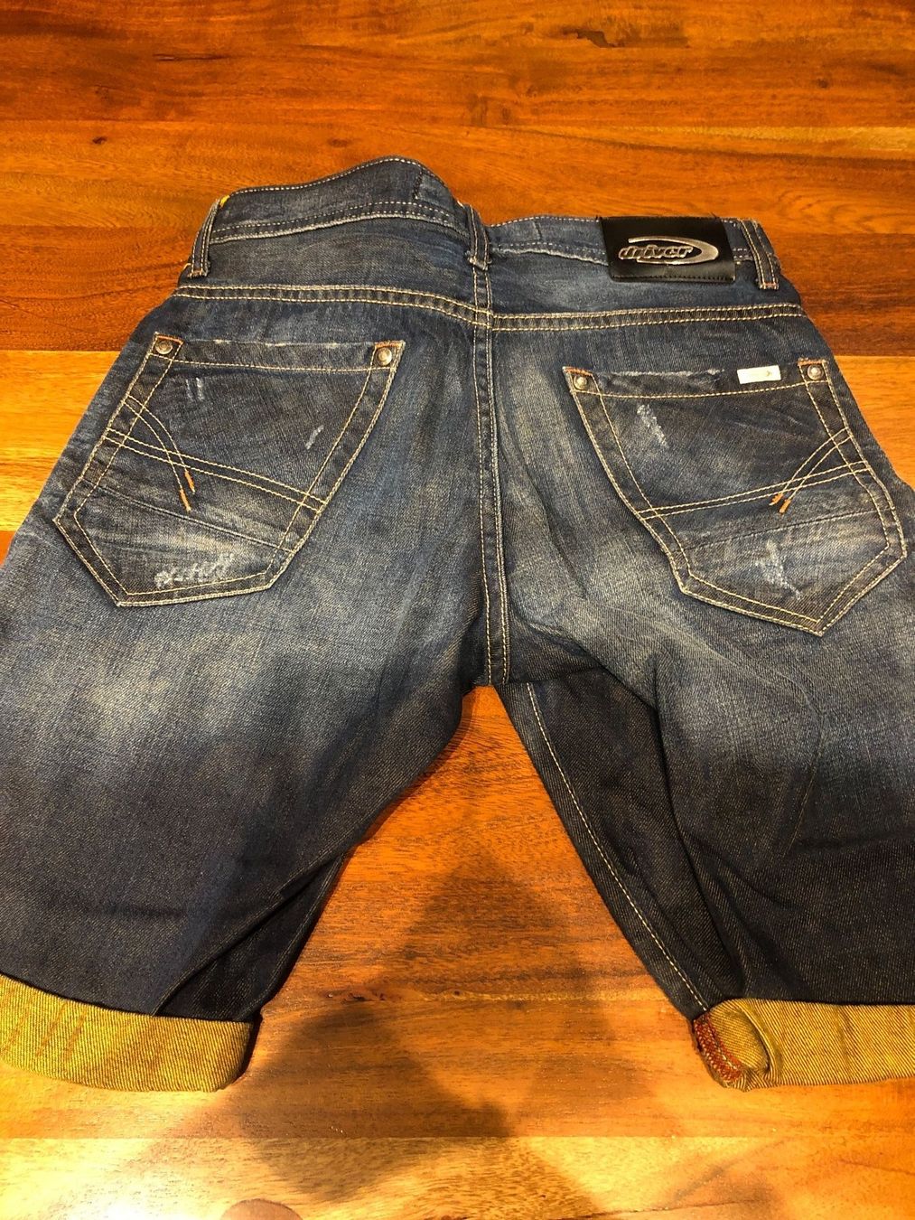 Jeans: JEANS SHORTS GR. 31 – Usato da Andwil SG venduto da schmei 2