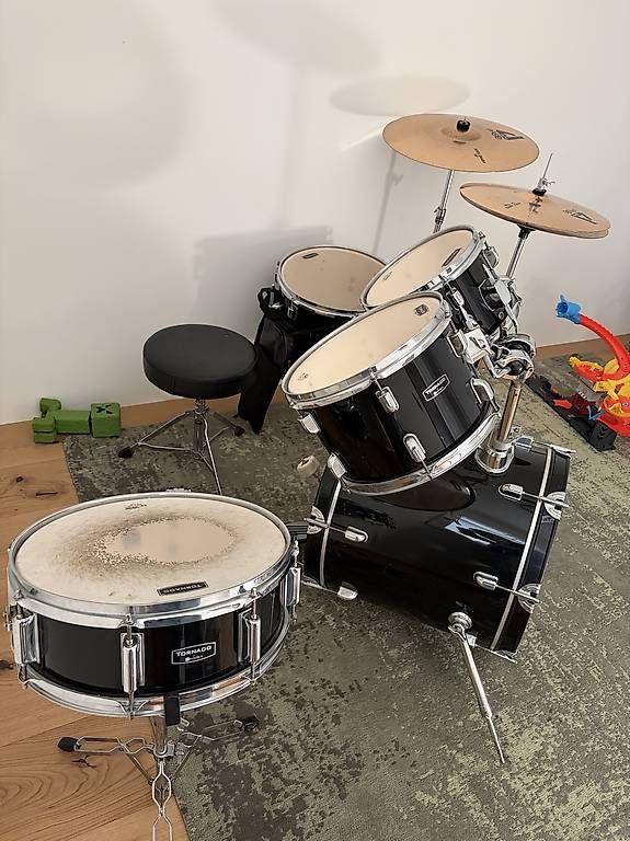 Strumenti musicali: Schlagzeug  – Usato da Wollerau venduto da Mejnik