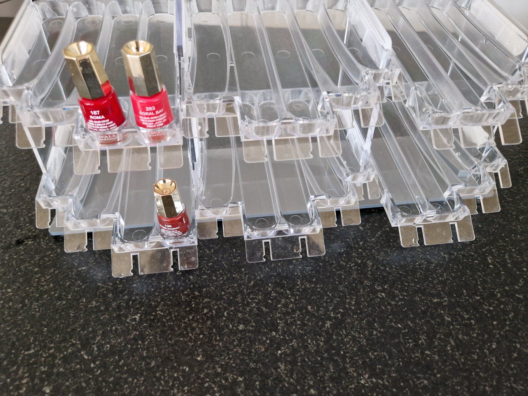 Nagellack: Nagellack-Displayständer aus Acryl – Gebraucht aus Hitzkirch von h_z_hrx6 3