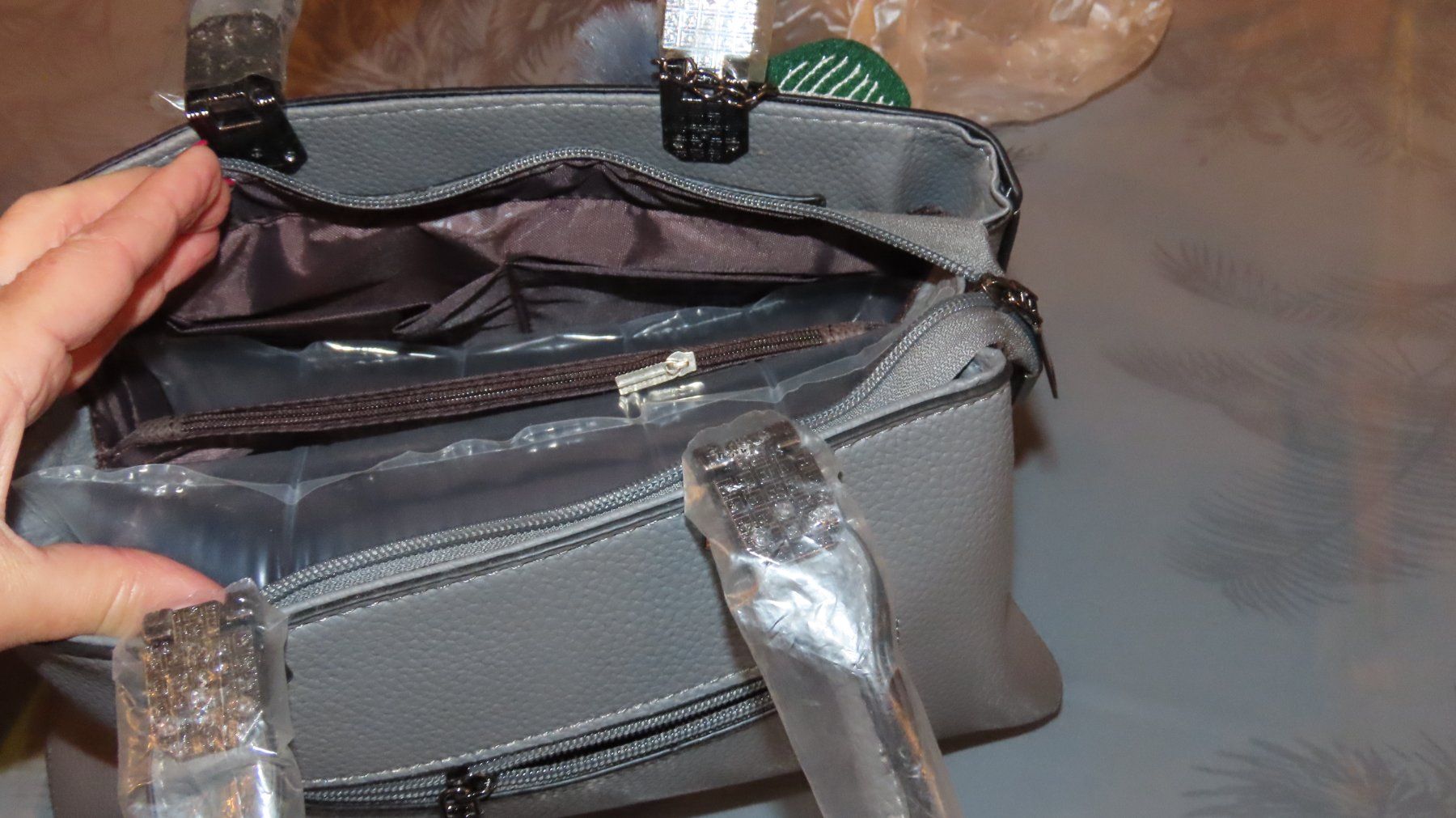 Borse da donna: Sac à main gris élégant, neuf – Nuovo e nell'imballaggio originale da Troistorrents venduto da Marion70 2
