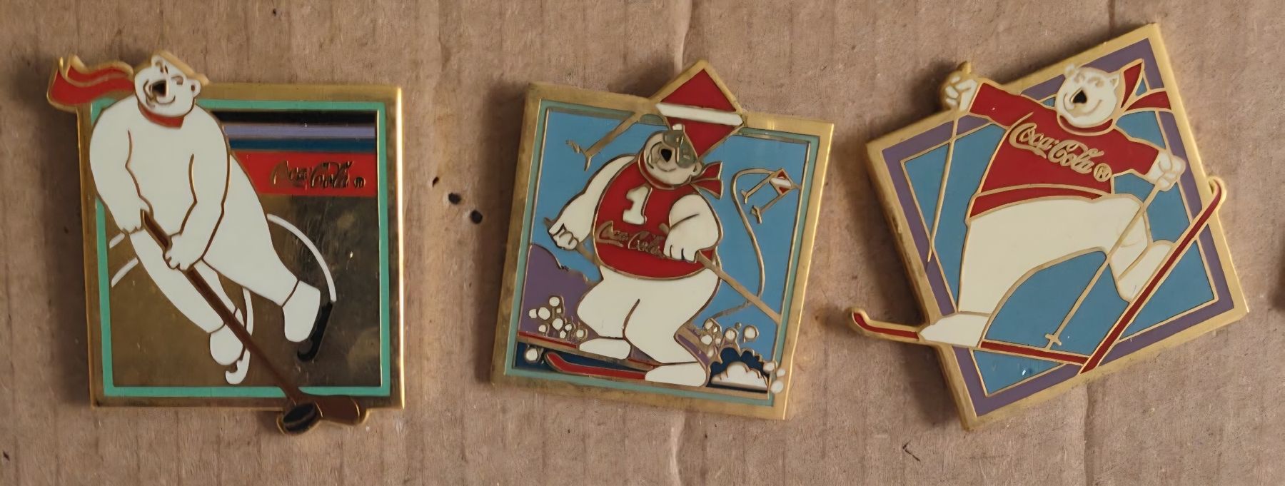 Coca-Cola Plaketten & Abzeichen: Coca Cola Eisbären Pins – Gebraucht aus Luzern von Luzern_Energy 2