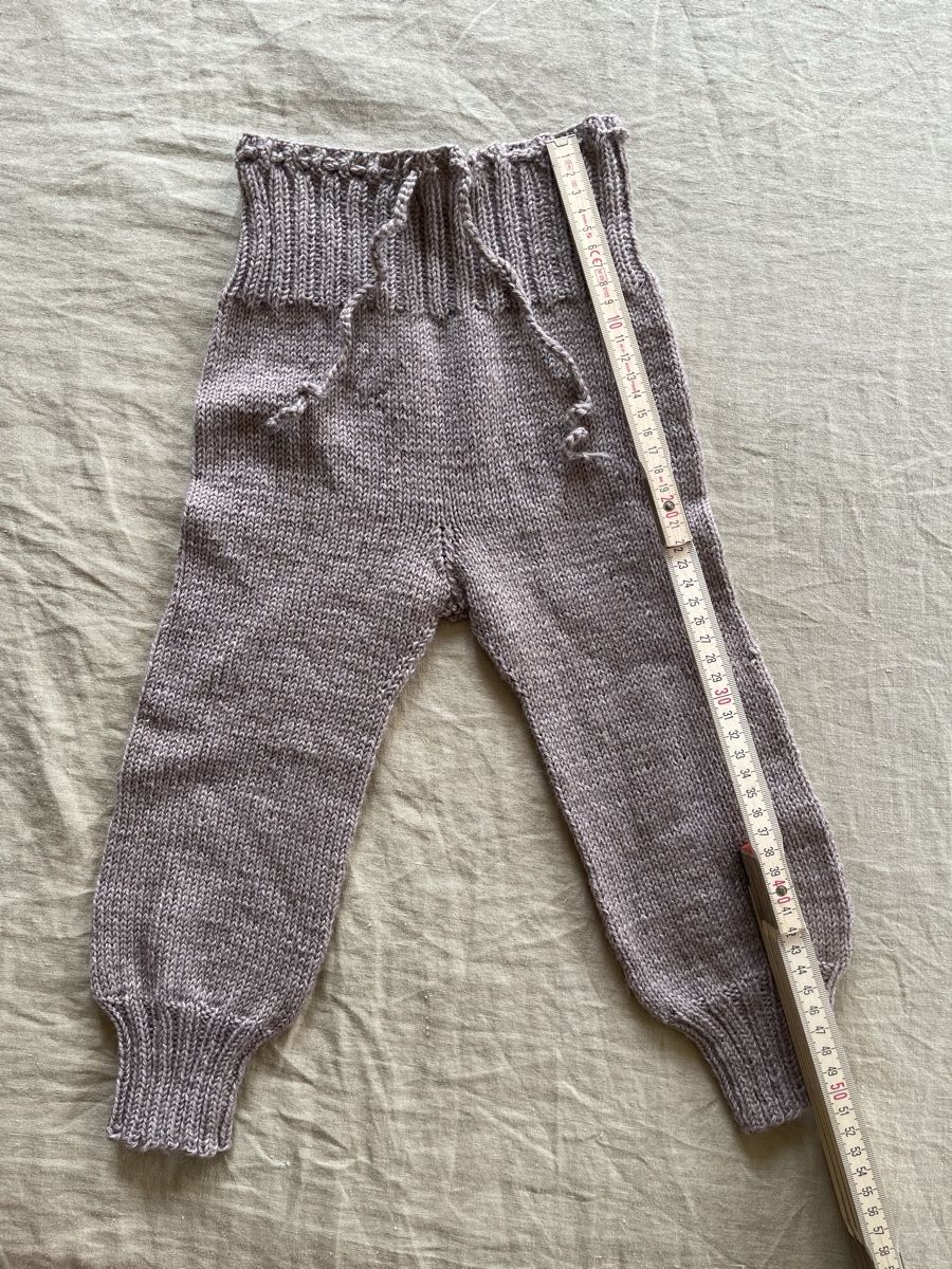 Pantaloni: Gestrickte Hose  – Usato da Hirzel venduto da carta9