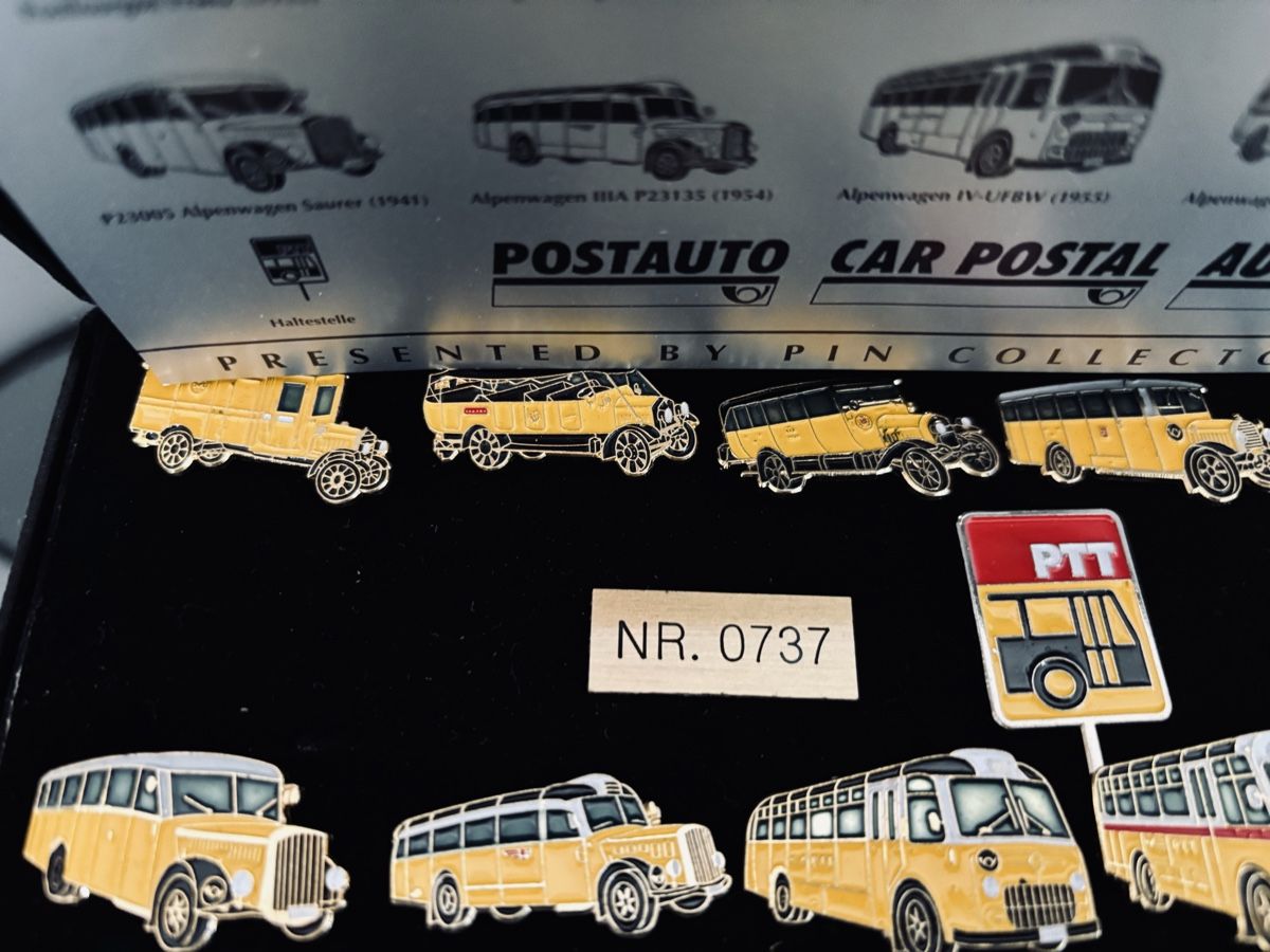 Placchette & Badge: Postauto Pin Set mit Box Nr 0737 Neu – Nuovo e nell'imballaggio originale da Oetwil an der Limmat venduto da misssenzapensieri 2