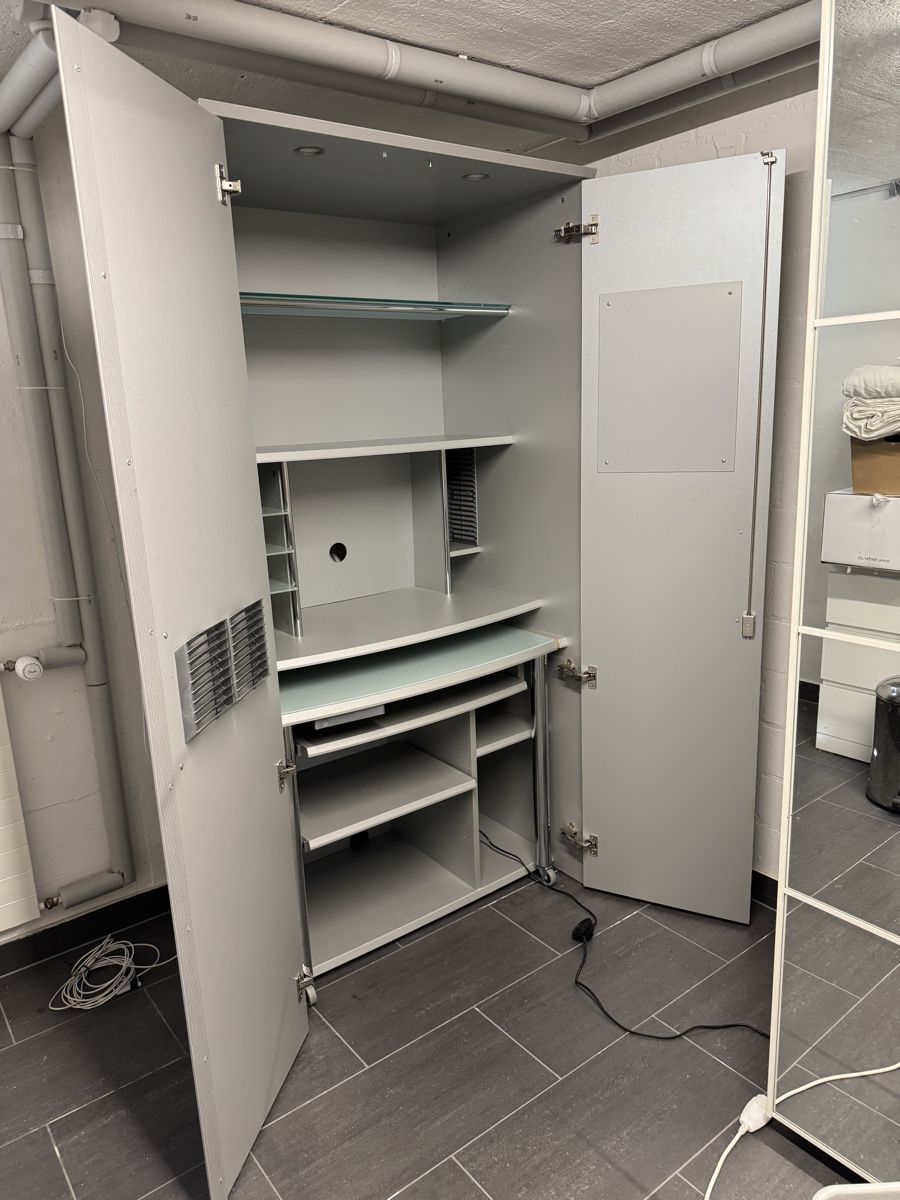 Interio Armadi: Büroschrank grau – Usato da fraubrunnen venduto da Somu