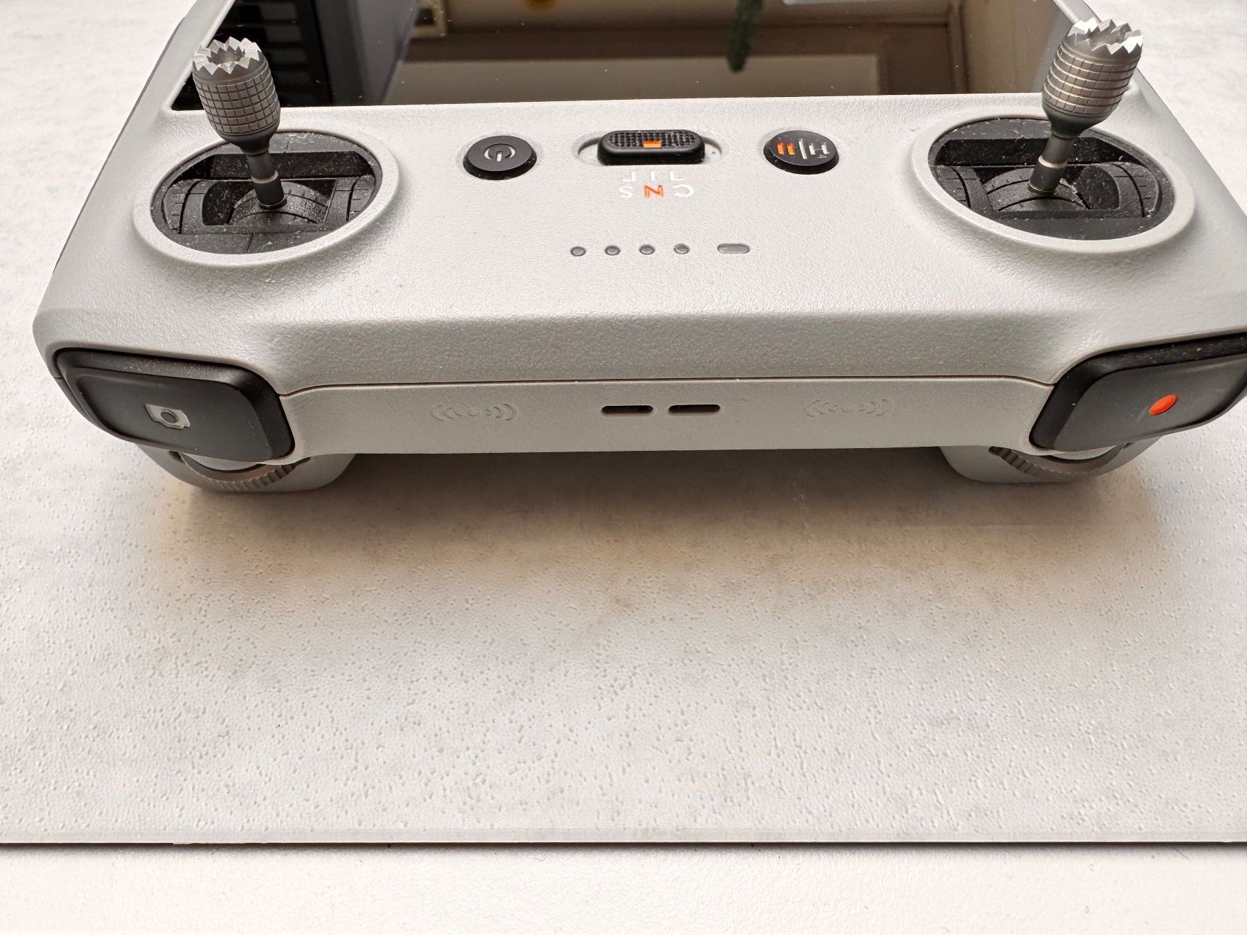 DJI Telecomando: DJI RC RM330 Fernsteuerung – Usato da Hermetschwil-Staffeln venduto da Mobile2013 2