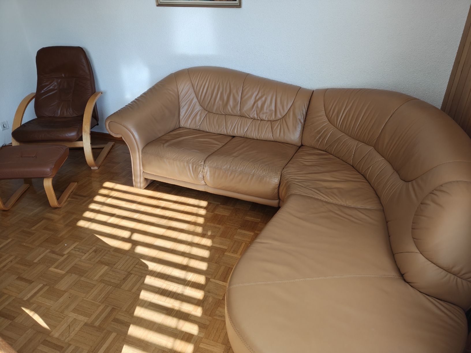 Sofas: Leather sofa and chair – Gebraucht aus Domat/Ems von djpuser01 1
