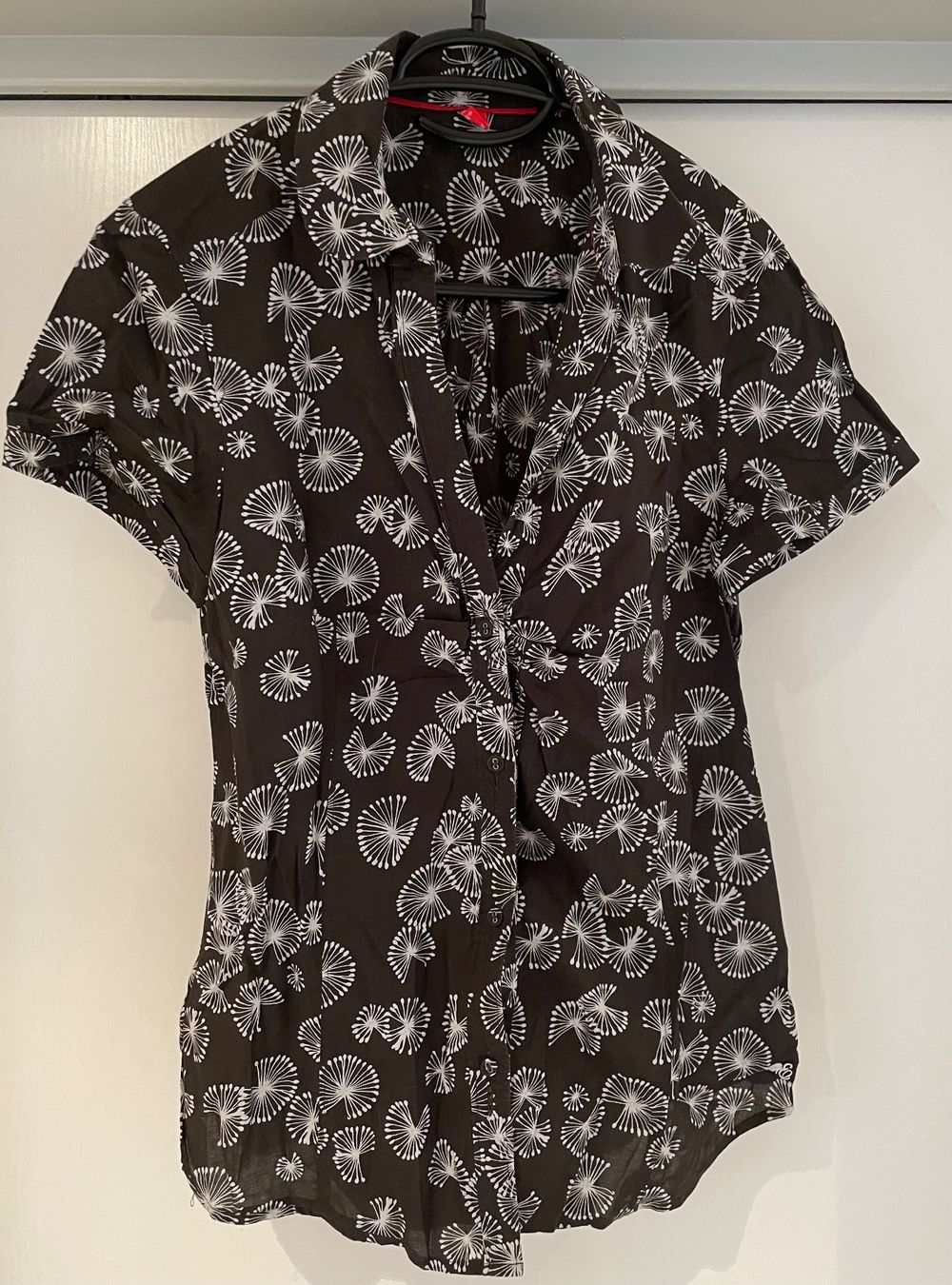 Esprit Camicette: Esprit, tolle Bluse mit raffiniertem Muster, Grösse 38 – Usato da Niederweningen venduto da baghirac