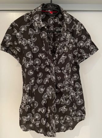 Esprit, tolle Bluse mit raffiniertem Muster, Grösse 38