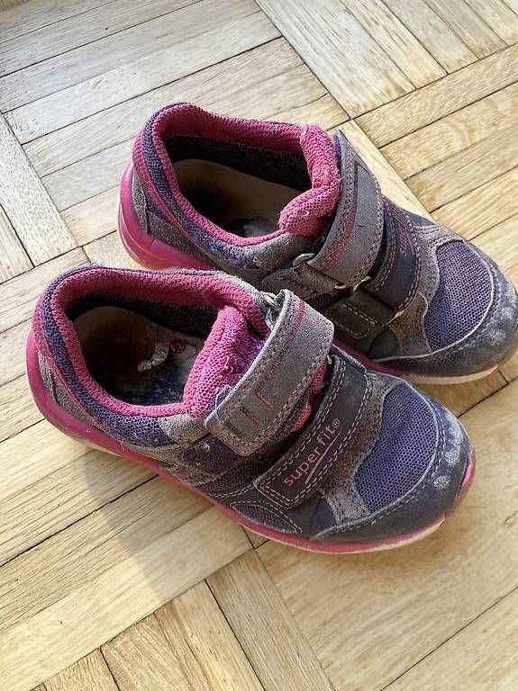 Scarpe per ragazze: Superfit Sneakers Gr. 26 – Usato da Zollikon venduto da CorViv 1
