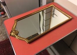 Sehr Schöne Wandspiegel, Blattgold, schöne Form.