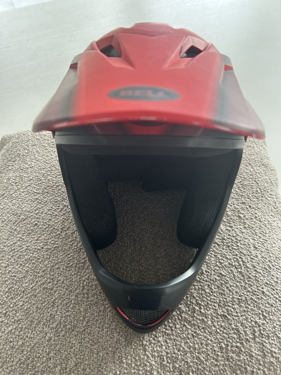 Bell Caschi: Casque descente VTT enfant – Usato da Courrendlin venduto da kiki_villemin 4