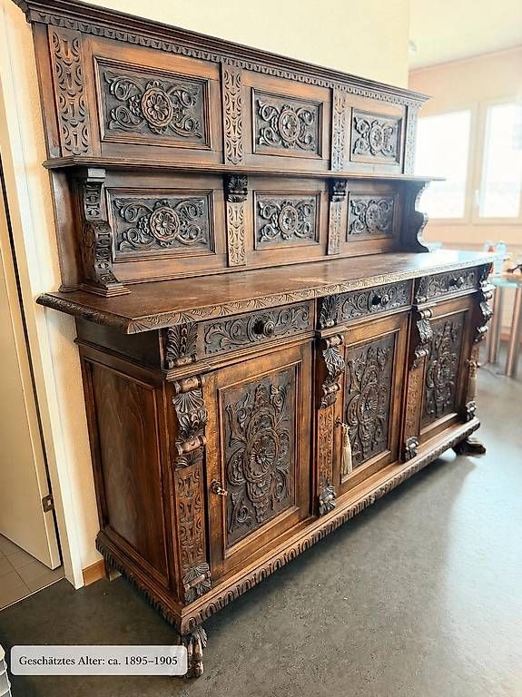 Büffets: Spanisches Buffet / Massivholz-Buffet mit Schnitzereien – Gebraucht aus Kloten von Squasch777 1