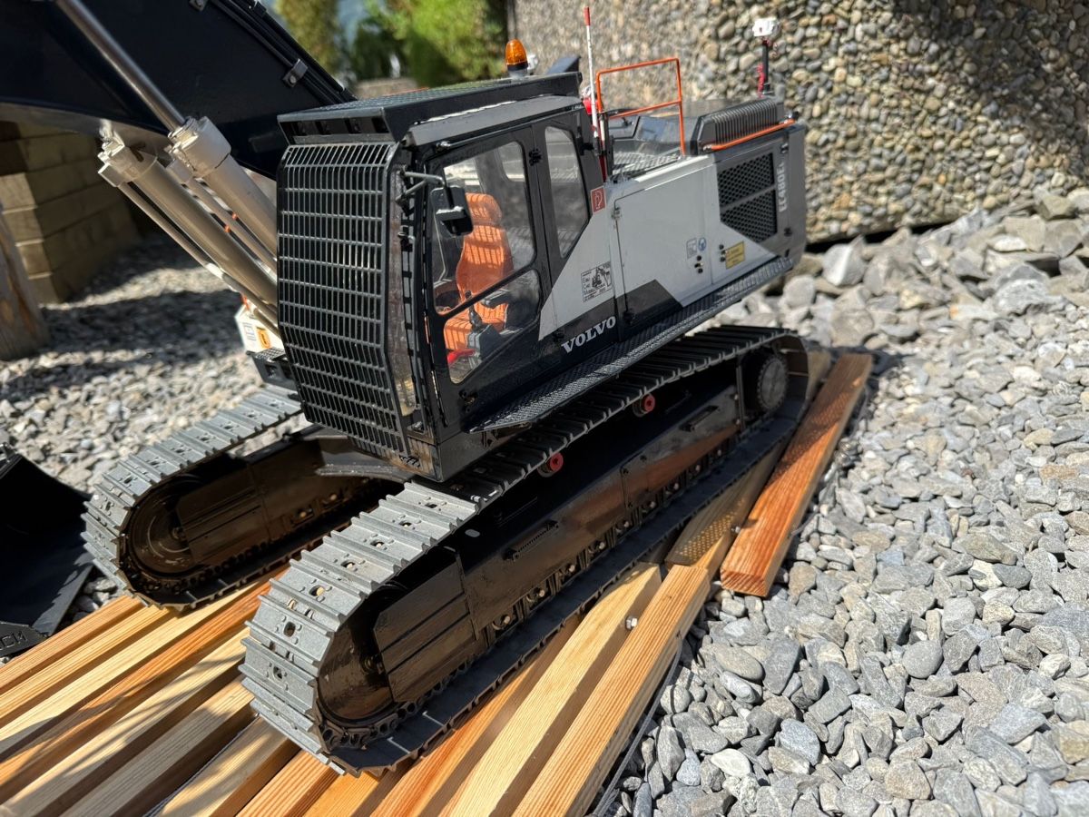 Modellismo RC: RC Bagger  Hydraulisch Egli – Usato da Altdorf UR venduto da modellbau-widmer 3