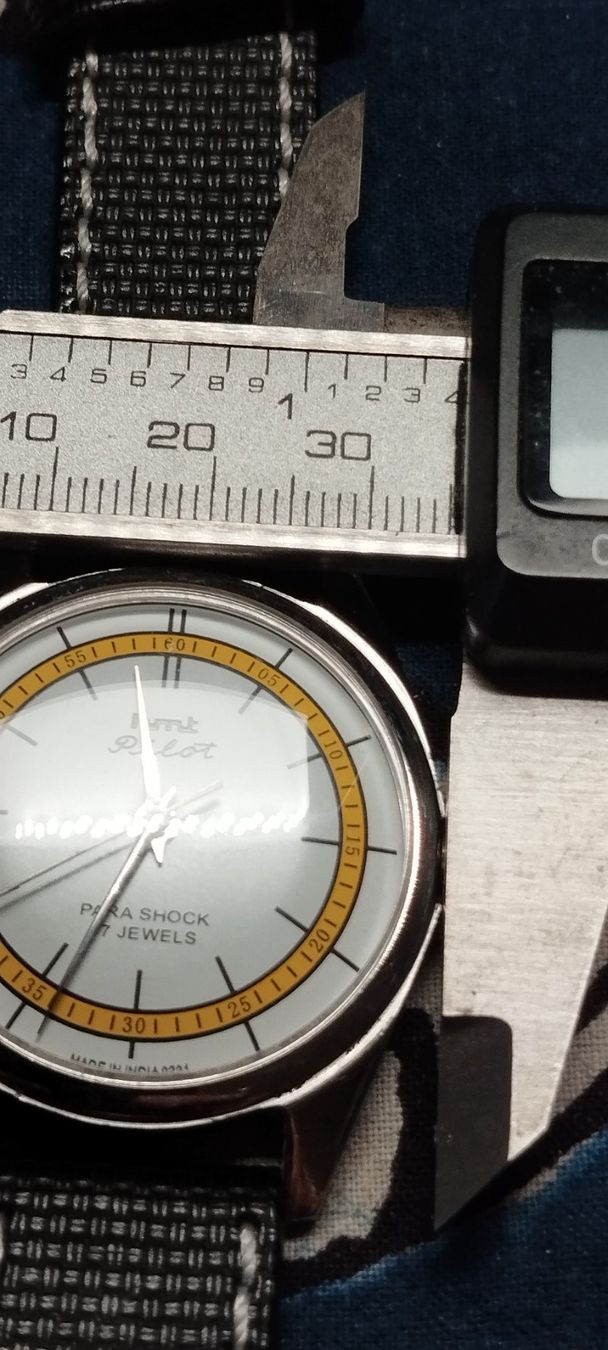 Orologi: Montre hmt récupération – Usato da La Chaux-de-Fonds venduto da jac_9llg 7