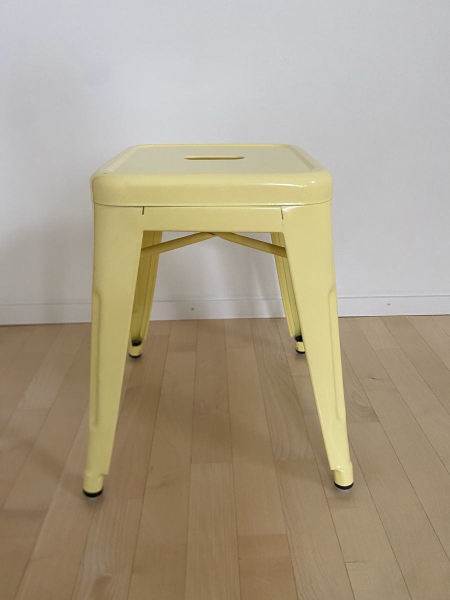 Sgabelli: pastellgelber Metallhocker – Usato da Walchwil venduto da Cooper2010