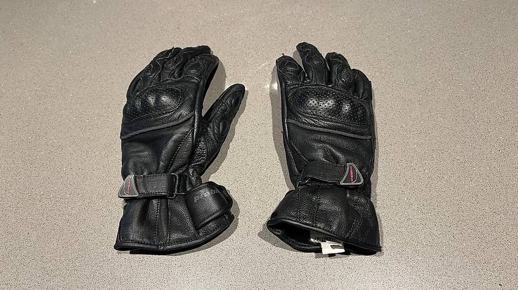 Caschi & visiere: Neuwertiger Motorradhelm inkl. Handschuhe – Usato da Siebnen venduto da sin_x9kk 3