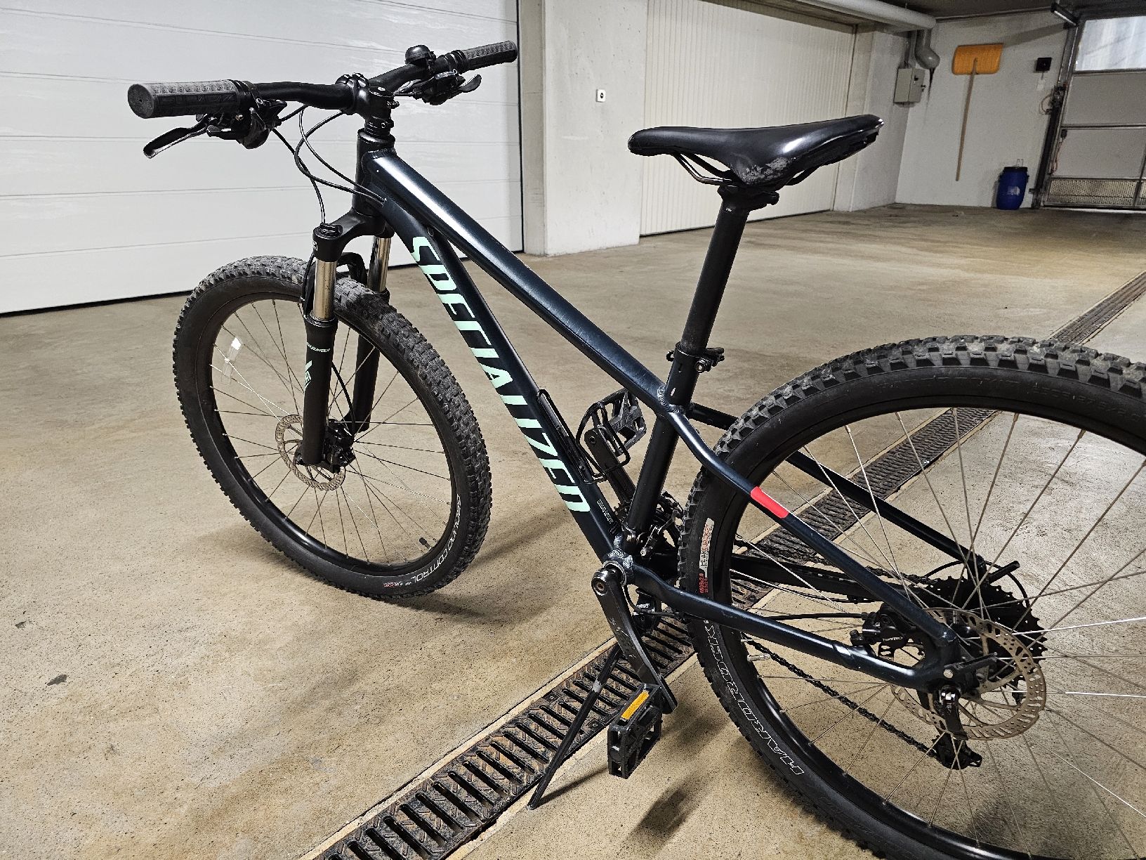 Specialized Velos: Specialized Rockhopper 27.5" S - Top Zustand! – Gebraucht aus Kirchberg SG von T.Z.