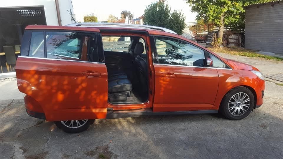 Ford Autos: Ford Grand C-Max 2.0 TDCi – D'occasion à Faoug par Cedurofu 1