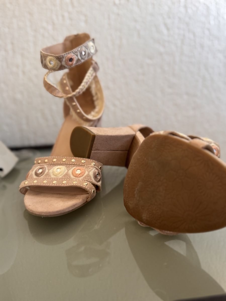 Damenschuhe: Sandales compensées beiges taille 38 porté 1 fois – Gebraucht aus La Chaux-de-Fonds von Sabinchenn 3