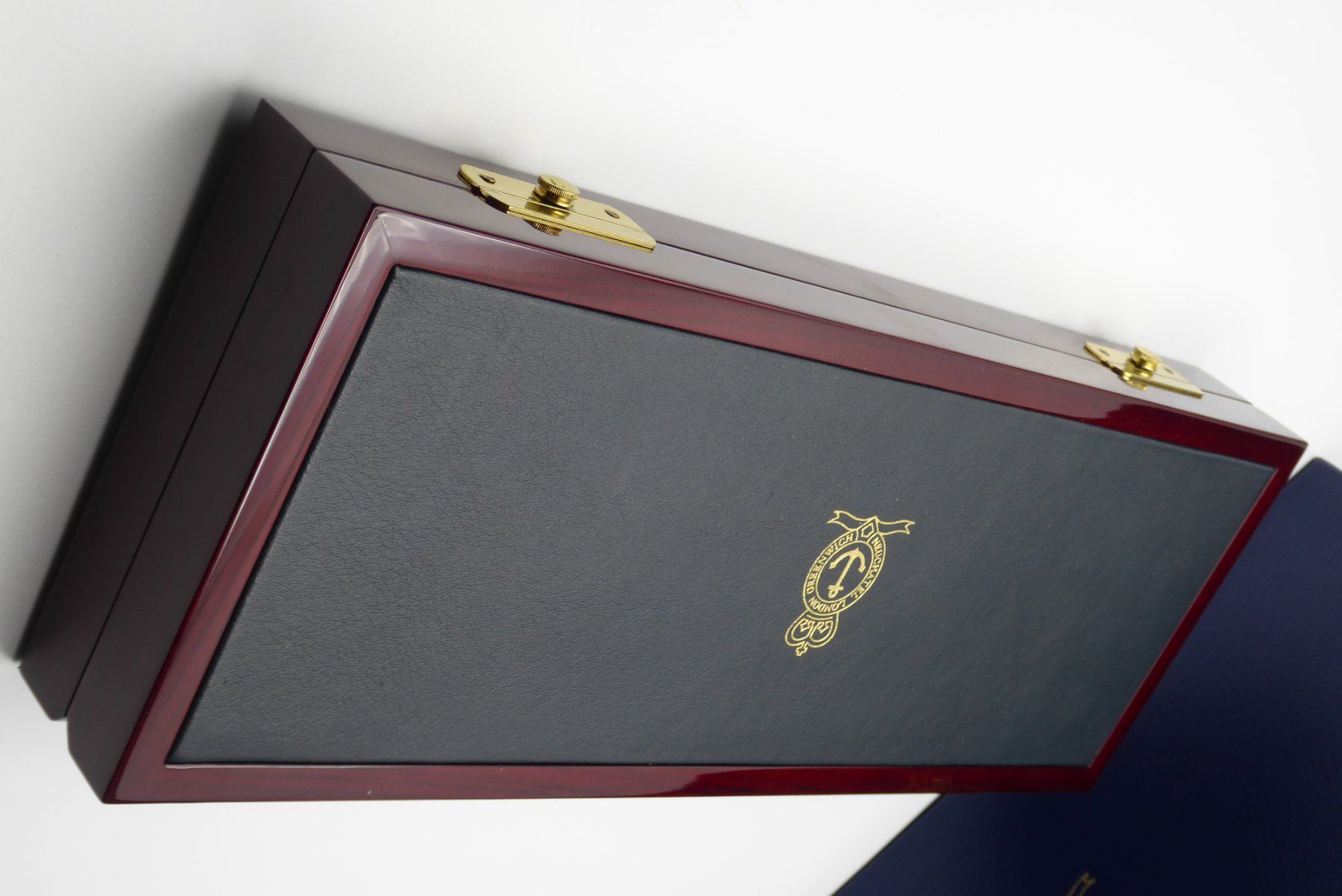Uhrenboxen: Arnold & Son box for watch – Gebraucht aus Geneve von adr_xk6n 2