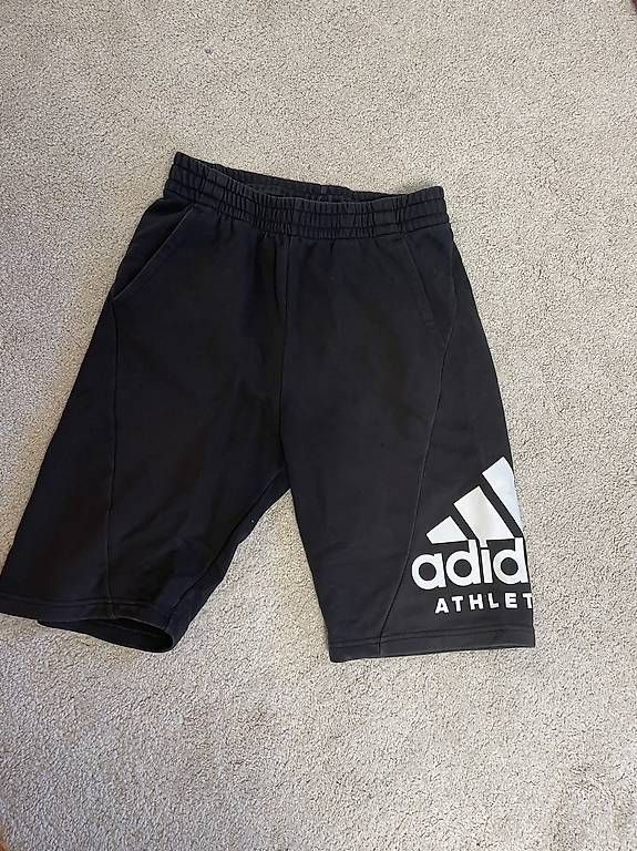 Pantaloni: Adidas shorts Gr. S – Usato da Weisslingen venduto da Fiorellin7 1