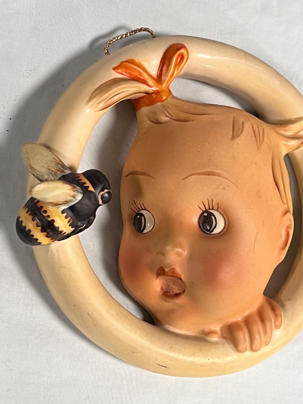 Hummel Figuren: Original Hummel Ring Ba-Bee Wandfigur 1948 Mid Century – Gebraucht aus Otelfingen von Markthalle_C 1