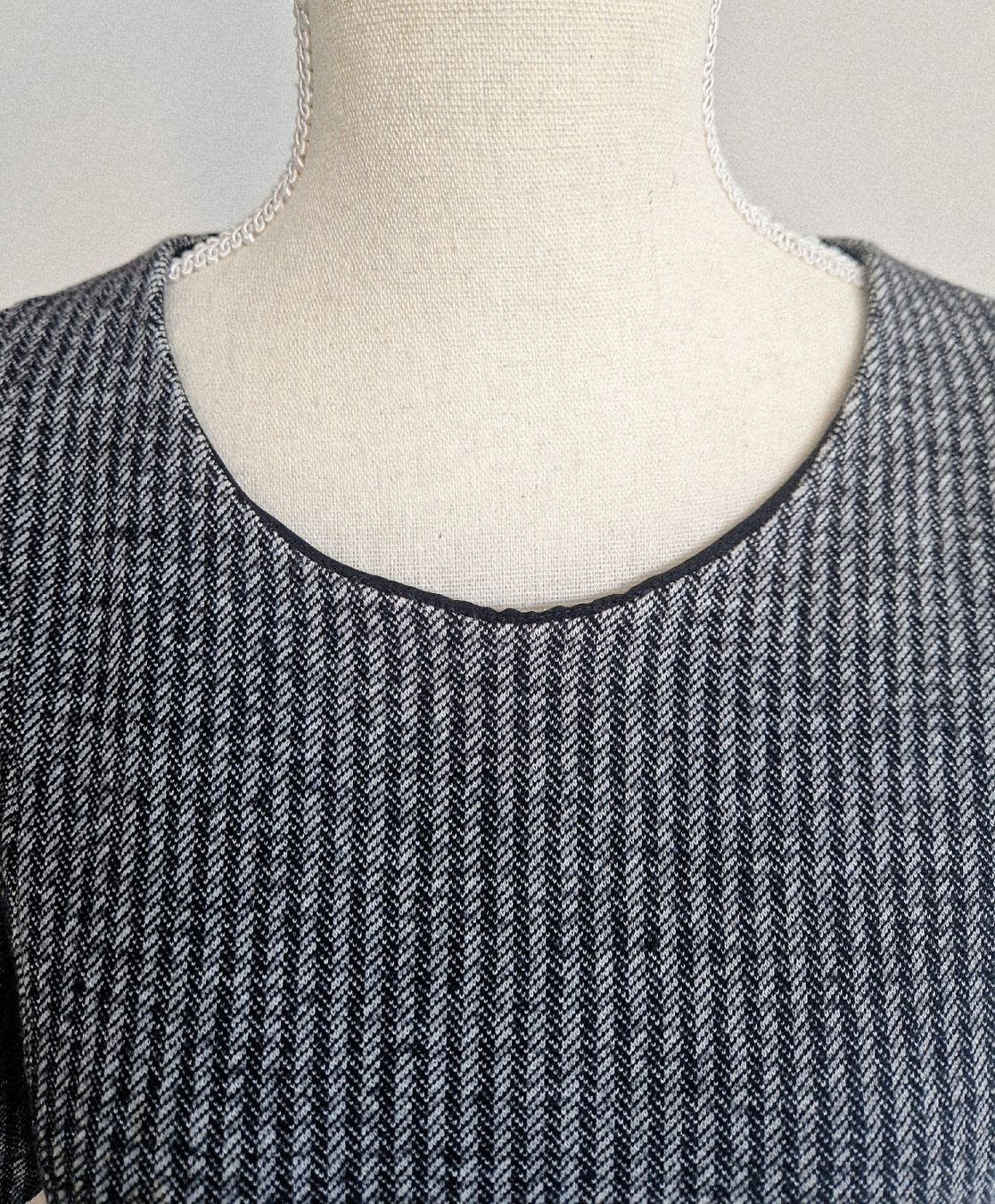 Theory Vestiti: Original Theory Wollkleid – Nuovo (secondo la descrizione) da Horgen venduto da akkohappyshopping 4
