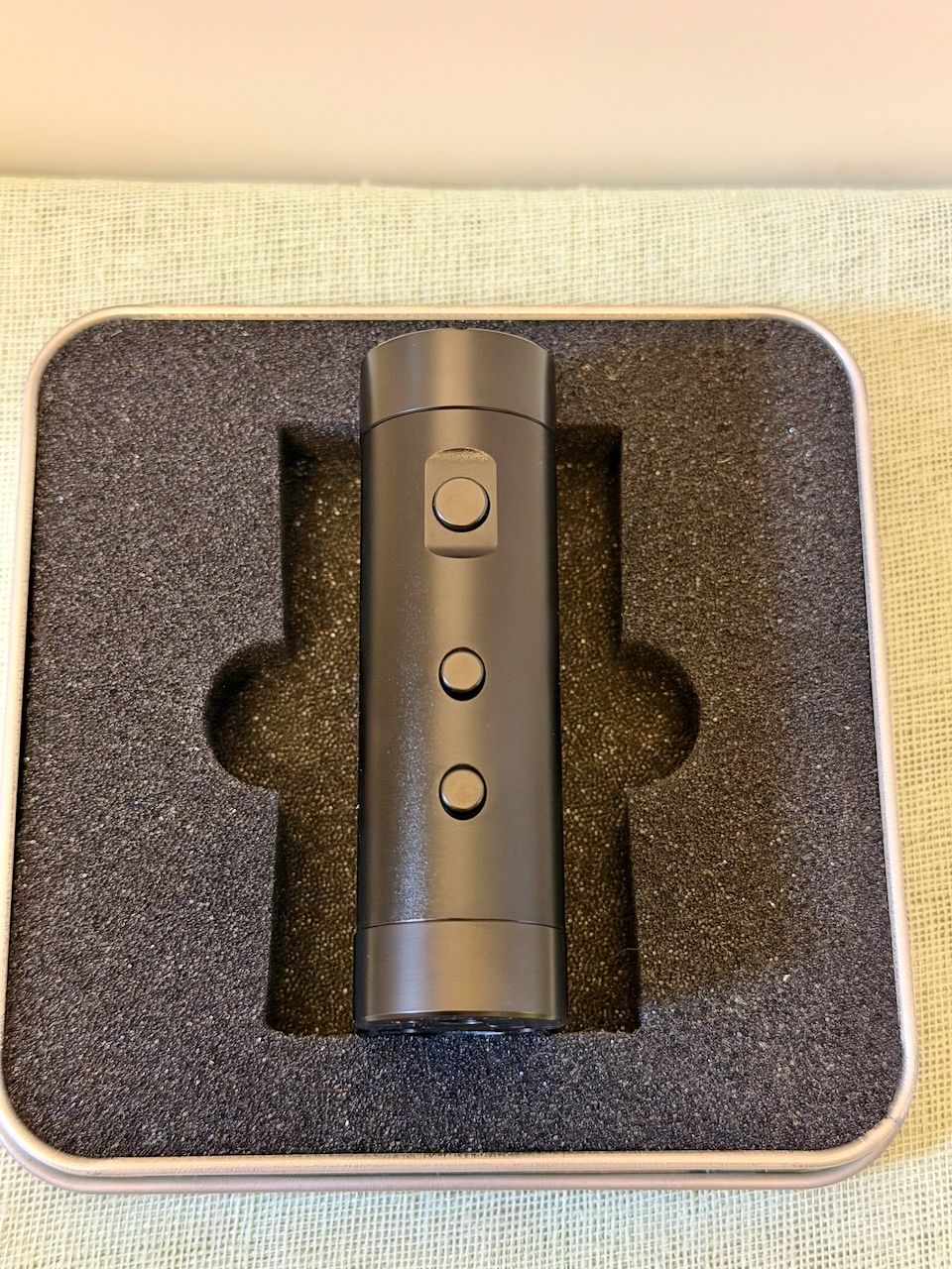 Dicodes Altri Prodotti per fumatori: Dicodes Dani Box 21700 USB-C - DLC - Deep Black – Nuovo e nell'imballaggio originale da Gretzenbach venduto da Spacemonk13 1