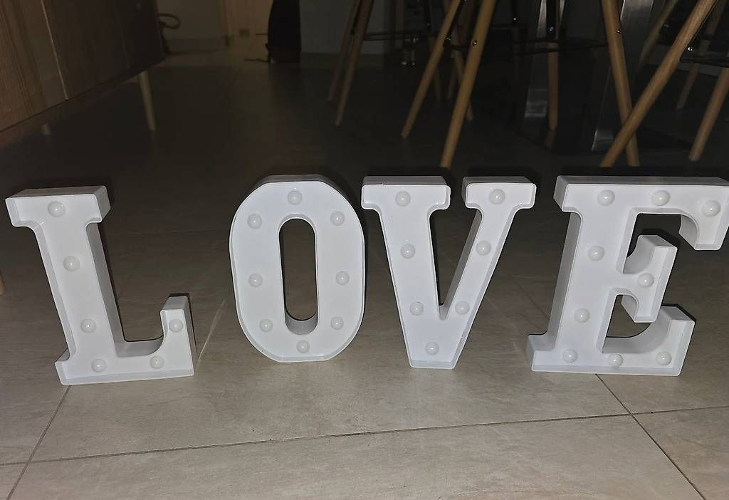 Tutte le decorazioni: MARIAGE  - Lettres LOVE – Usato da St-Légier-Chiésaz venduto da zazafolies