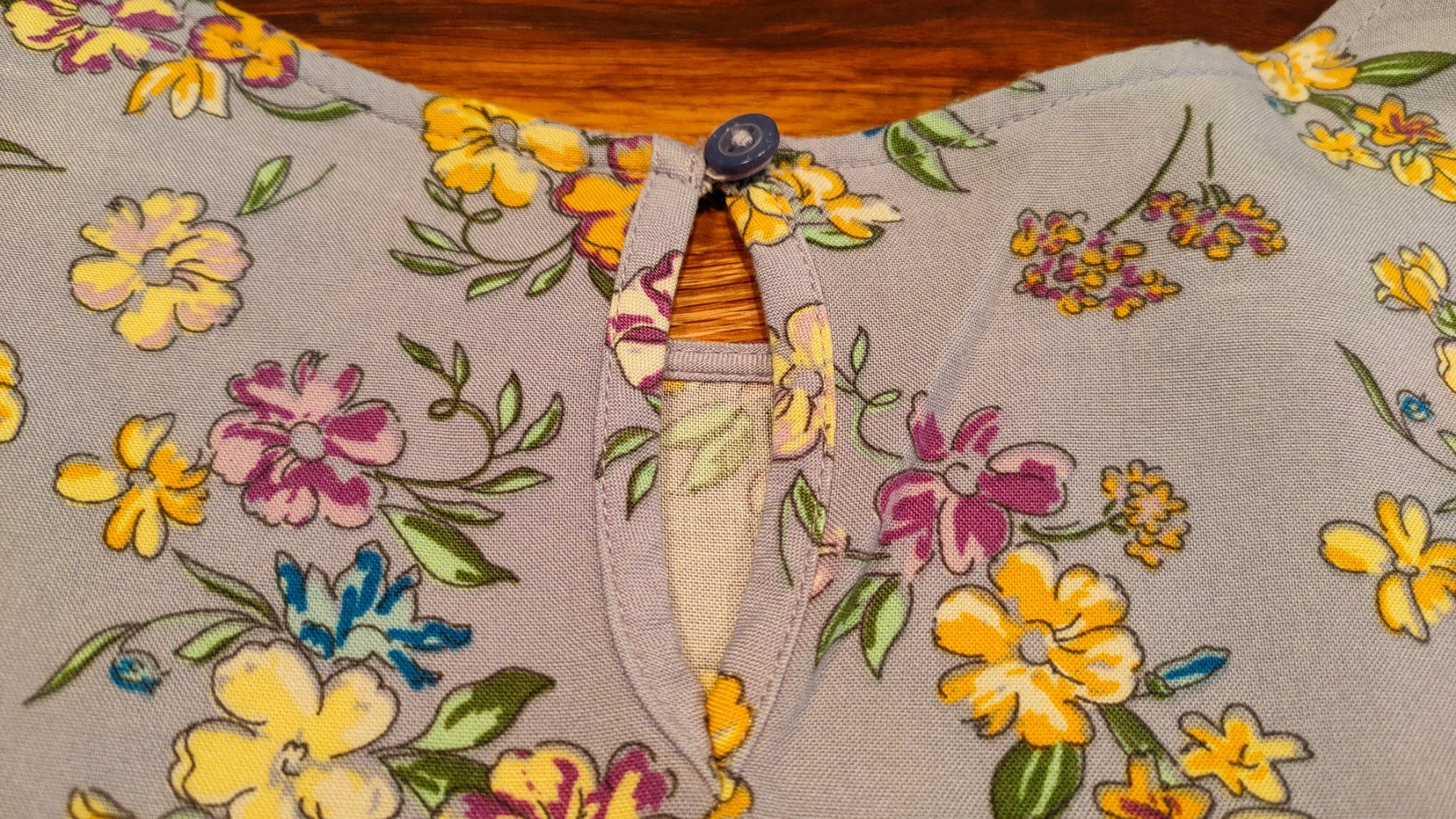 Sisley Camicette, T-shirt & Top: Sisley Bluse 160 – Usato da Villmergen venduto da toptip1970 3