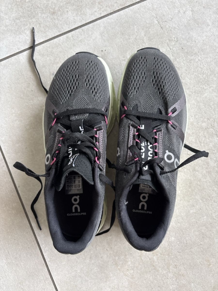 On Scarpe da uomo: Scarpe da corsa On Cloud Eclipse, taglia 40, ottime! – Nuovo (secondo la descrizione) da Tenero venduto da ros_z77m 3