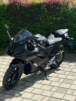 Yamaha YZF-R125 ABS, Jahrgang 2025, schwarz, Tiefergelegt