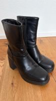 Stiefel in schwarz Gr. 39