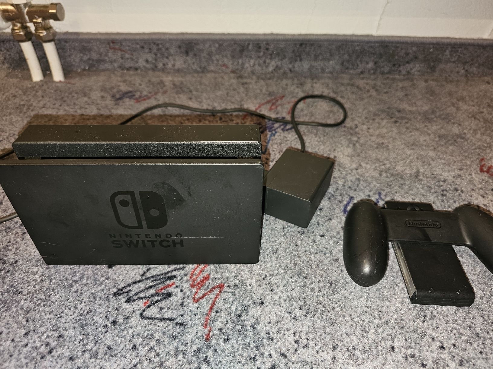 Nintendo Adattatori & Cavi: Originales Nintendo Switch Zubehör-Set – Usato da Seuzach venduto da hwulf
