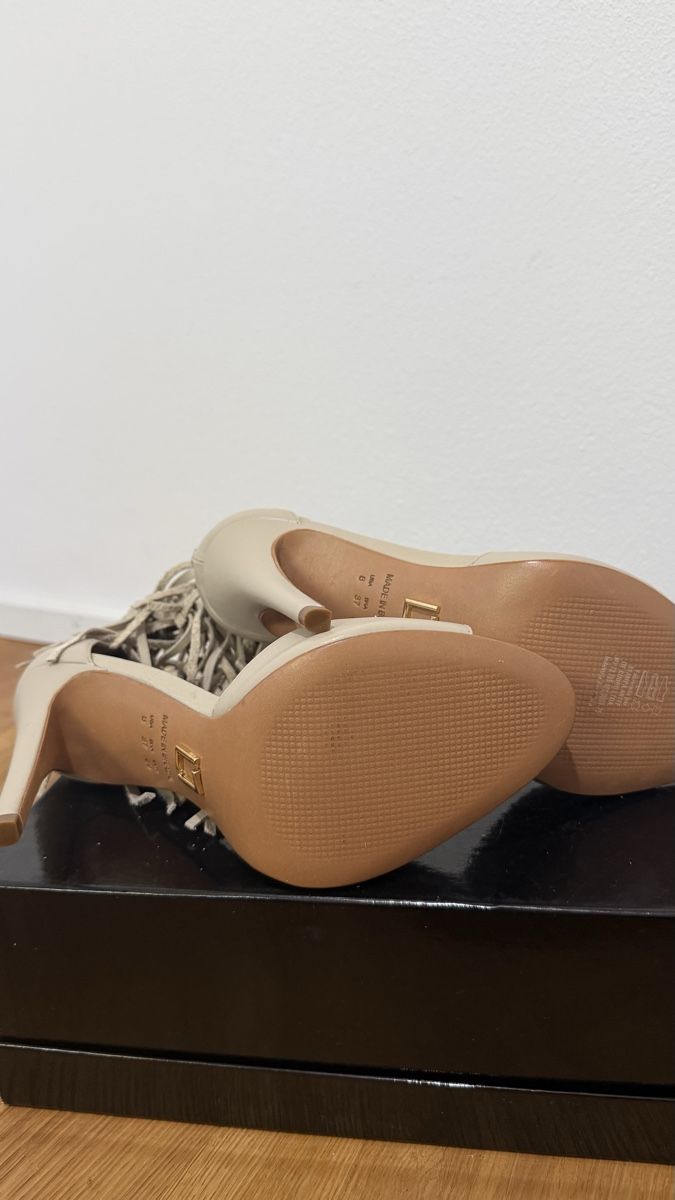 Scarpe da donna: Luz da Lua Sandalen Leder Fransen beige Grösse 39 – Nuovo (secondo la descrizione) da Horn venduto da FashionFlowerCh 5
