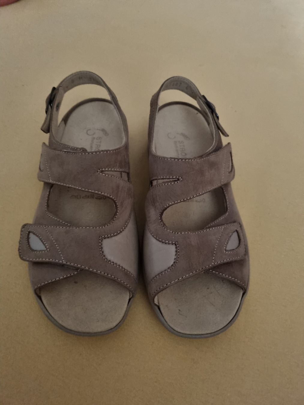 Scarpe da donna: Strober Bequemschuhe Sandalen Gr. 5 neuwertig – Nuovo (secondo la descrizione) da Aesch BL venduto da mutti04