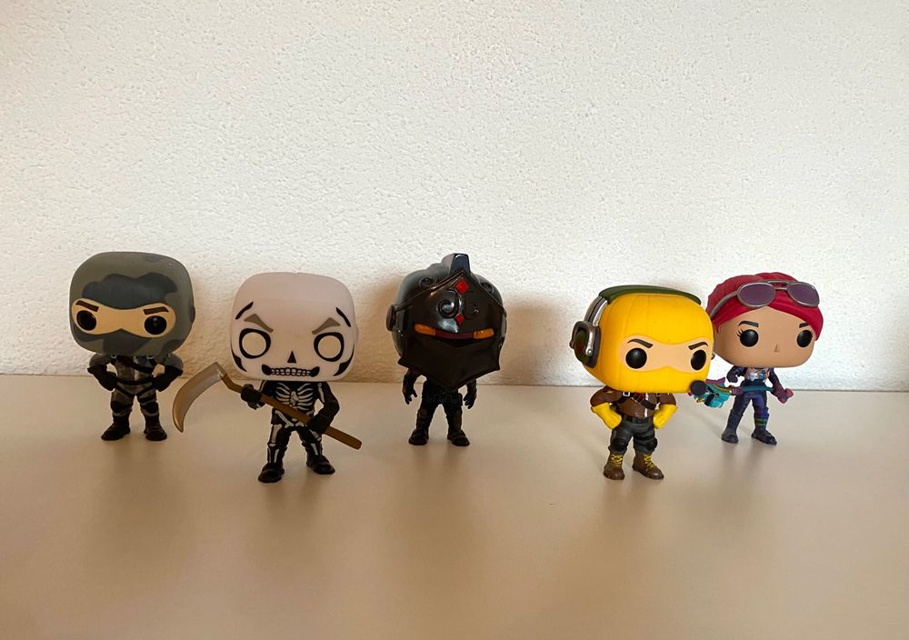 PACK DE FIGURINES Fortnite Legendary Series 6 pouces Rabbit Raider sous
