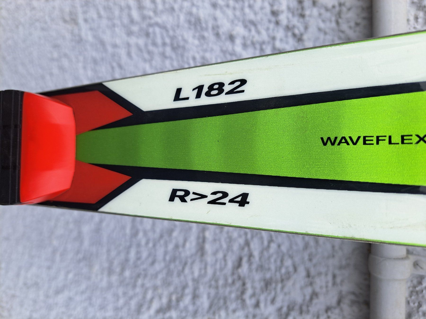 Elan Skis: Skis alpin carving Elan 182 cm – Gebraucht aus Courrendlin von Aheinza 1