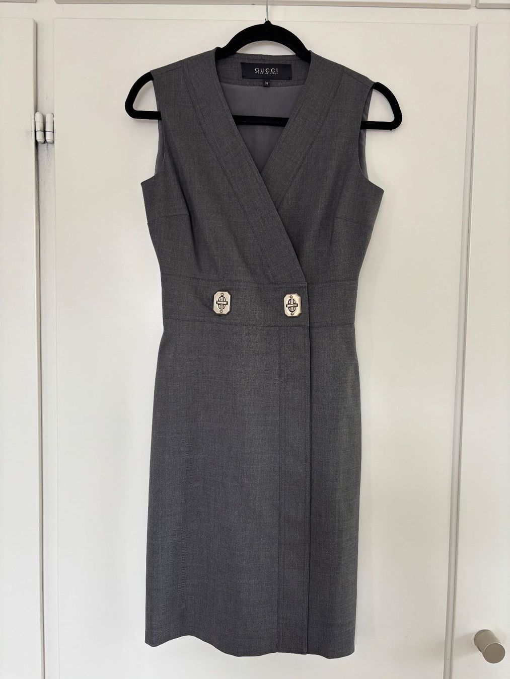 Gucci Vestiti: Gucci Eutiskleid mit 2 Metallverschlüssen IT 38 (34) – Usato da Herrliberg venduto da mayfi