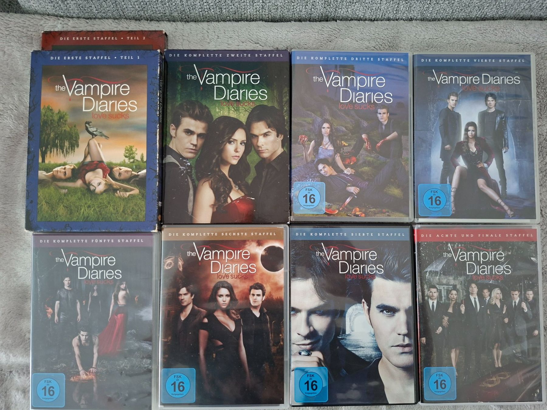 Tutti i DVDs: VAMPIRE DIARIES STAFFELN 1 - 8 – Usato da Aesch BL venduto da Burschi59